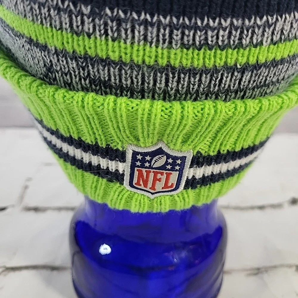 Seattle Seahawks New Era NFL Striped Sport‎ Pom Knit beanie hat cap Youth